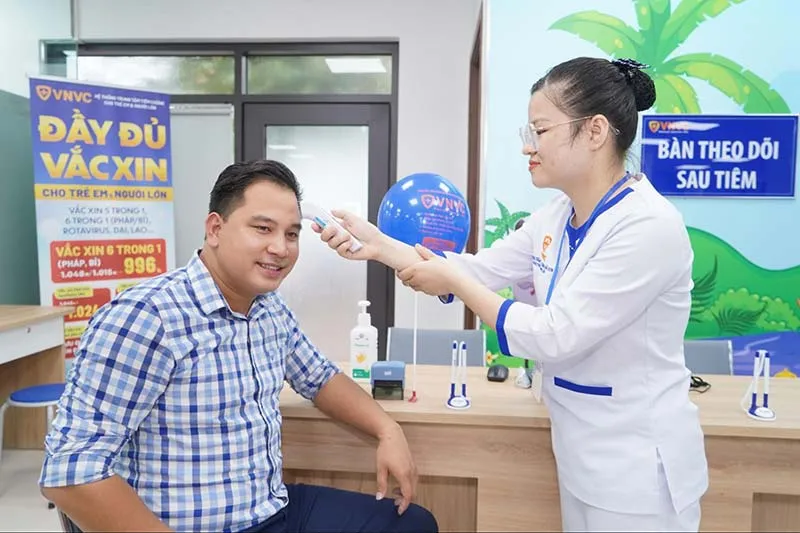 đàn ông trung niên dưới 45 tuổi cần tiêm phòng HPV 